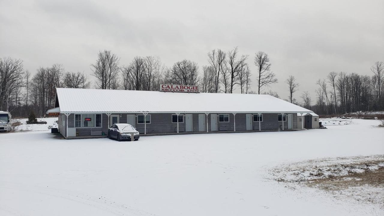 Calabogie Motor Inn Zewnętrze zdjęcie