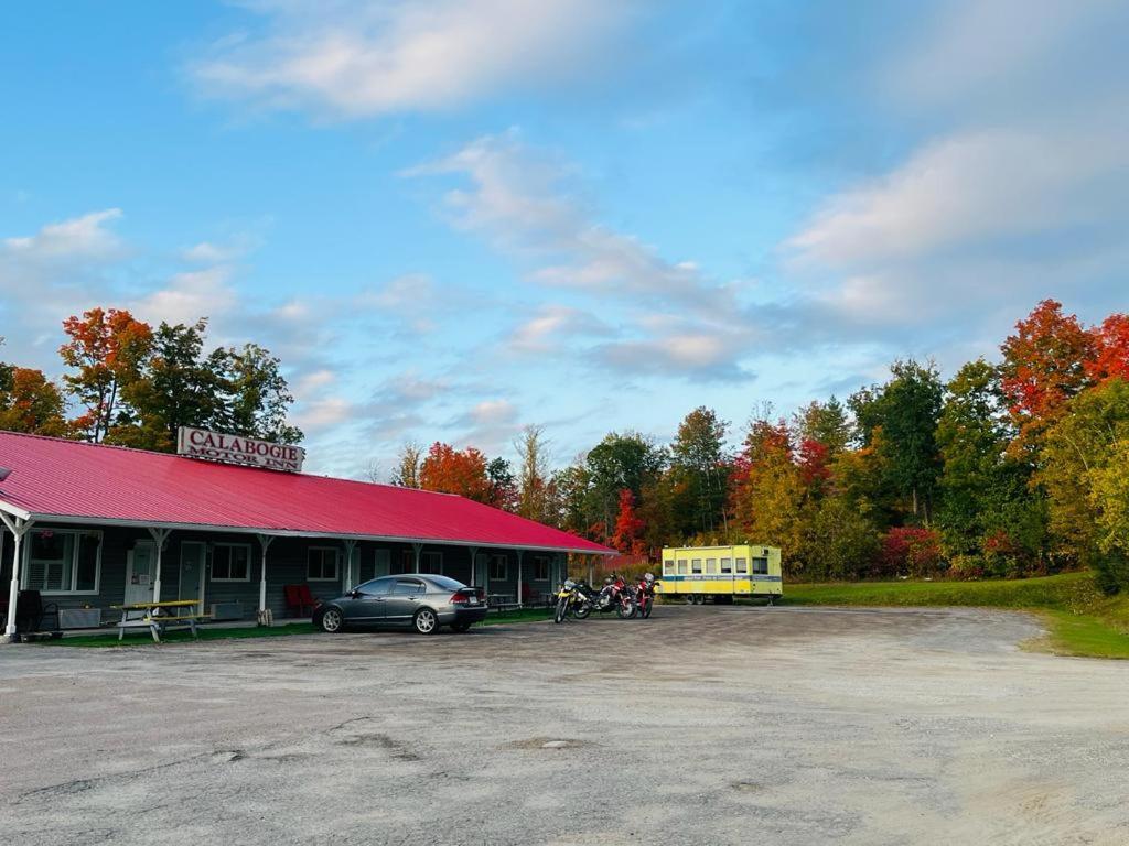 Calabogie Motor Inn Zewnętrze zdjęcie