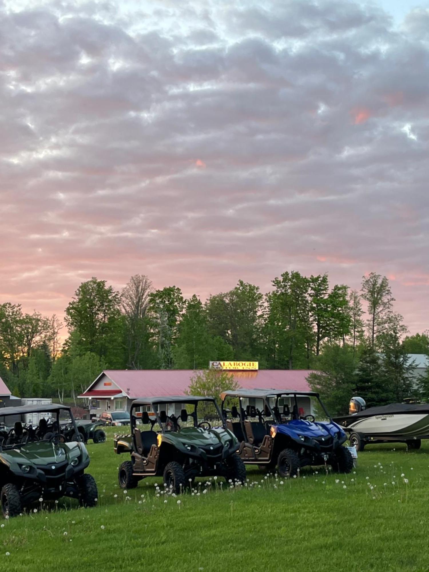 Calabogie Motor Inn Zewnętrze zdjęcie