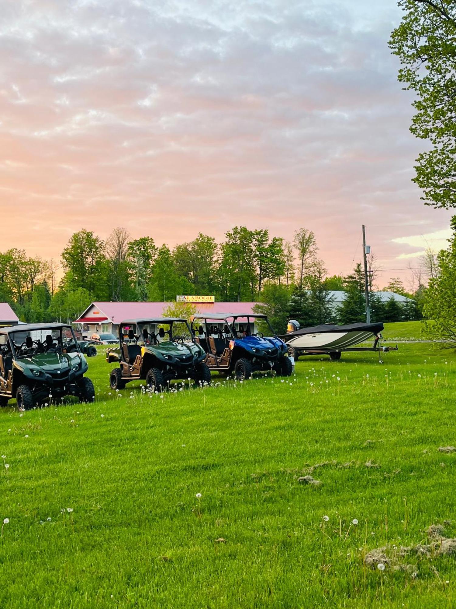 Calabogie Motor Inn Zewnętrze zdjęcie