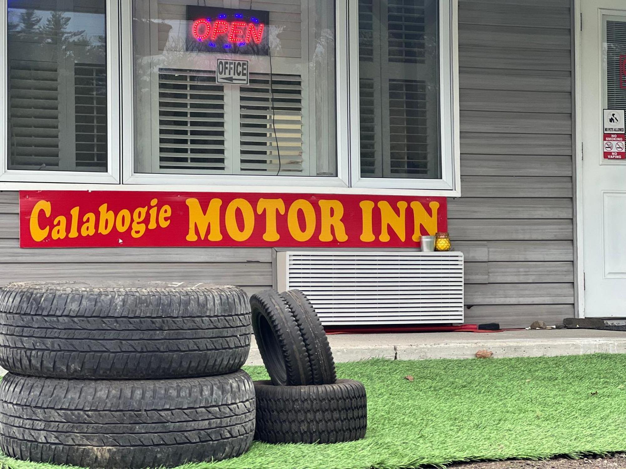 Calabogie Motor Inn Zewnętrze zdjęcie