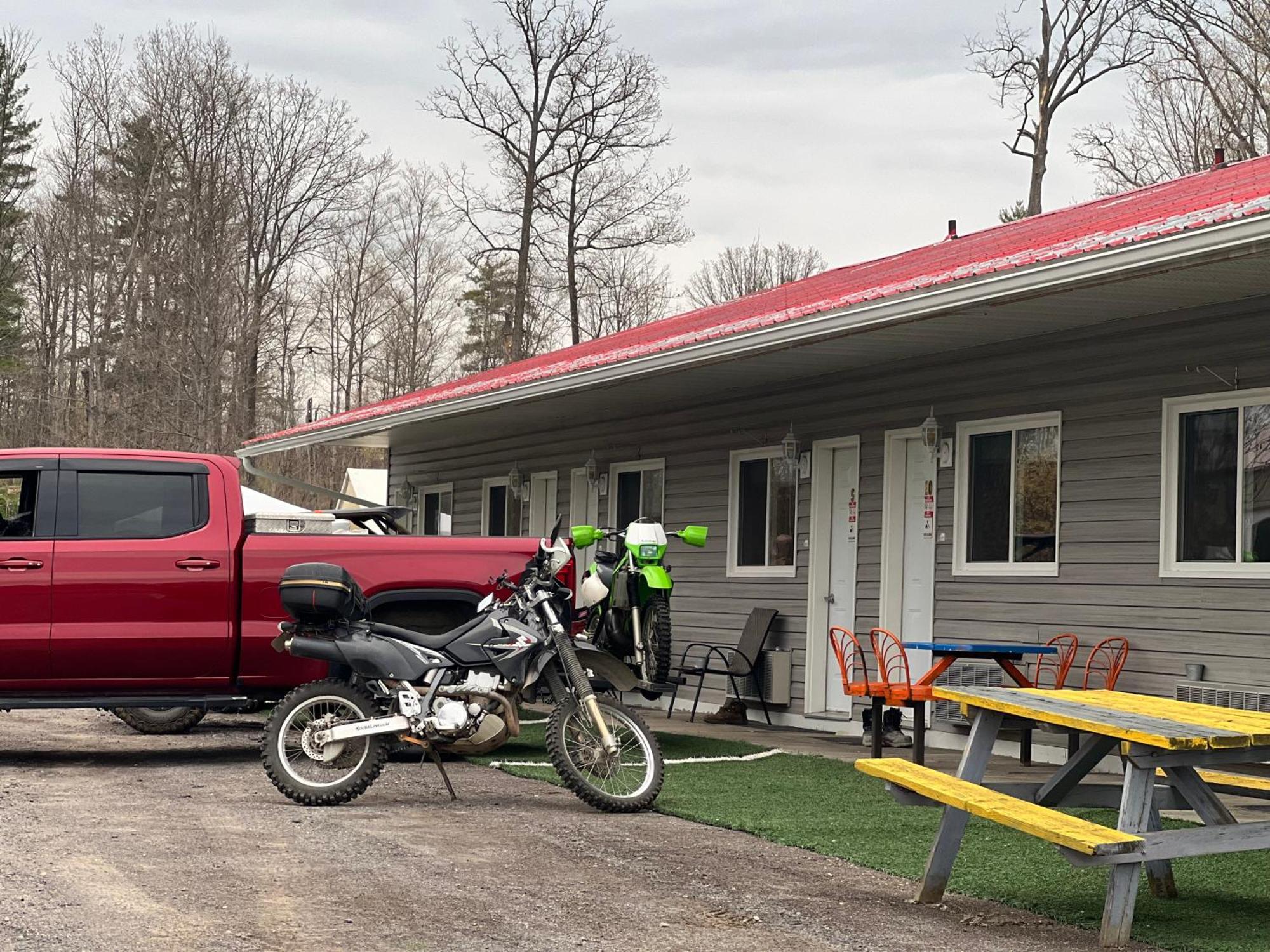 Calabogie Motor Inn Zewnętrze zdjęcie