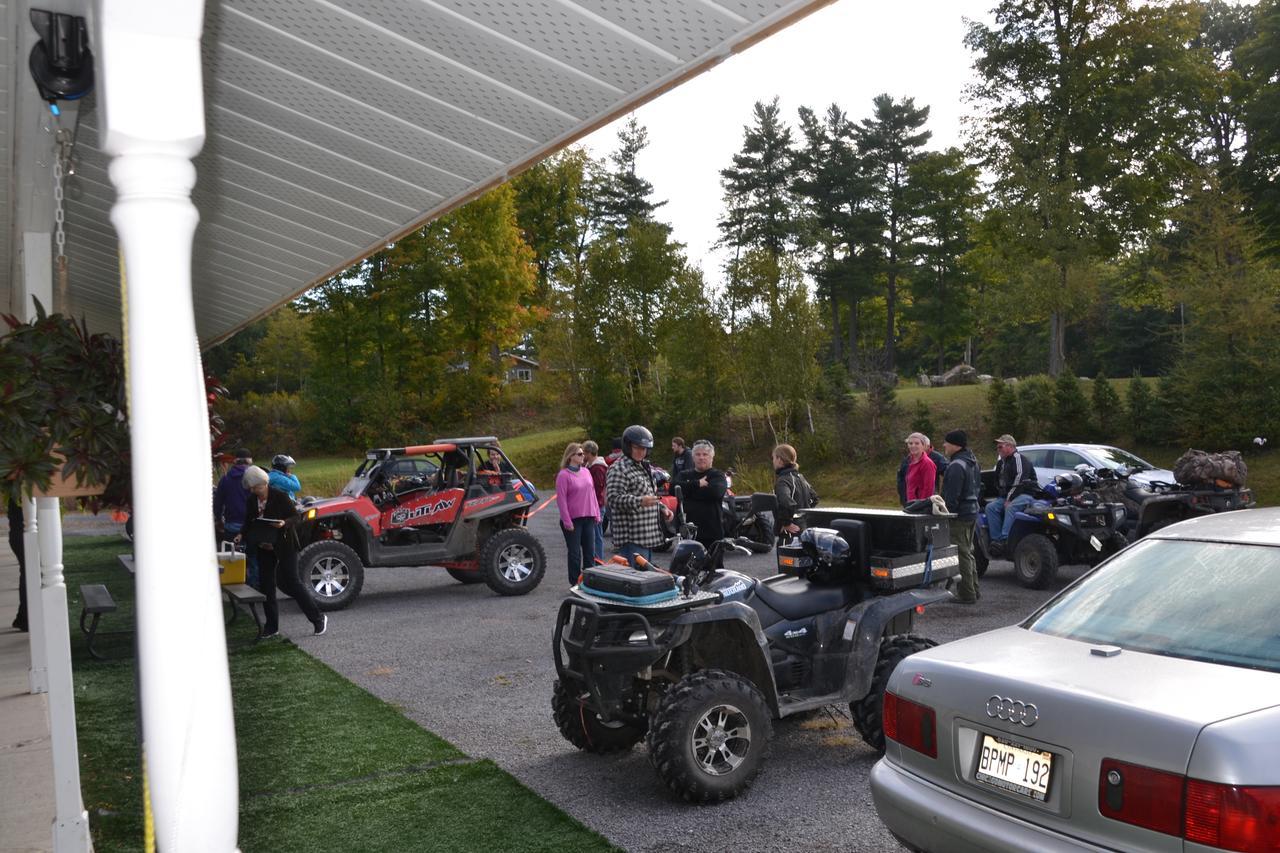 Calabogie Motor Inn Zewnętrze zdjęcie